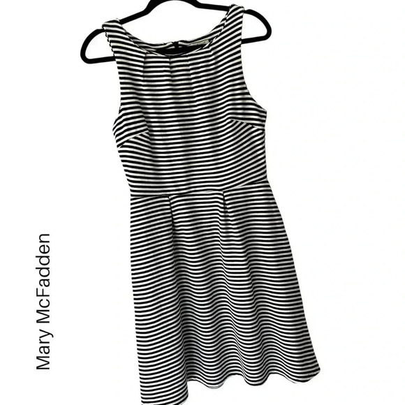 SLEEVELESS FIT & FLARE BLACK & WHITE STRIPE DRESS POCKETS | SMALL - Picture 1 of 9